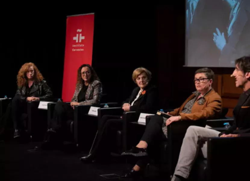 Tras el legado tuvo lugar la mesa redonda