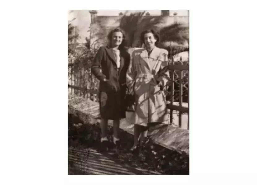 Carmen Laforet y Consuelo Burrel