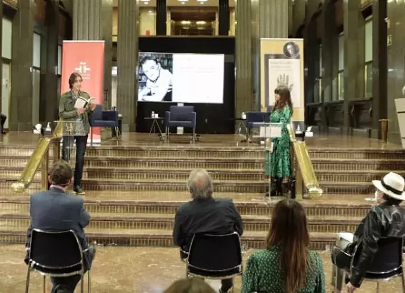 El escritor Benjamín Prado y la cantante Vanesa Martín