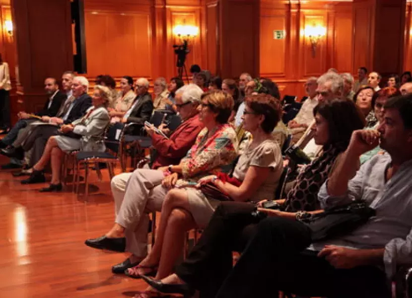 La sede central del Instituto Cervantes acogió un «Oleaje» en recuerdo de Carlos Edmundo de Ory