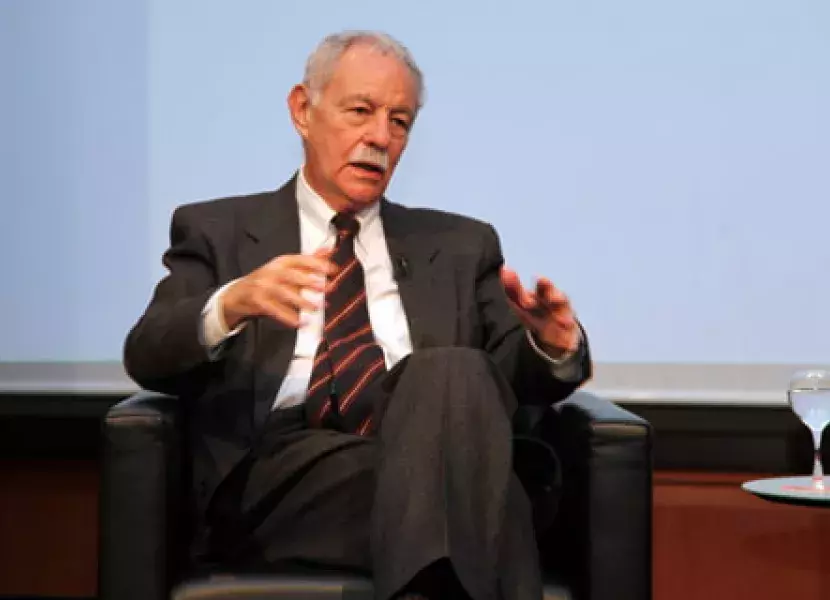 Eduardo Mendoza
