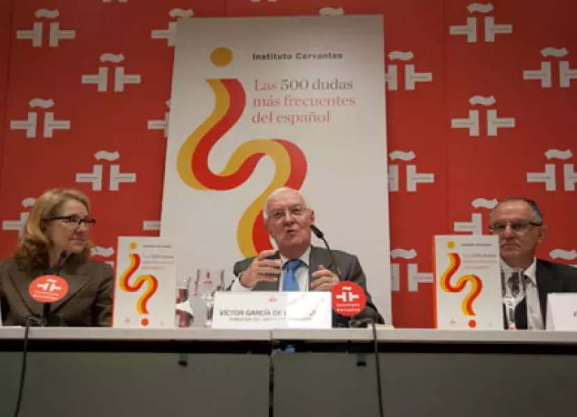 El director del Instituto Cervantes, la directora general de la editorial Espasa y coordinador de la obra