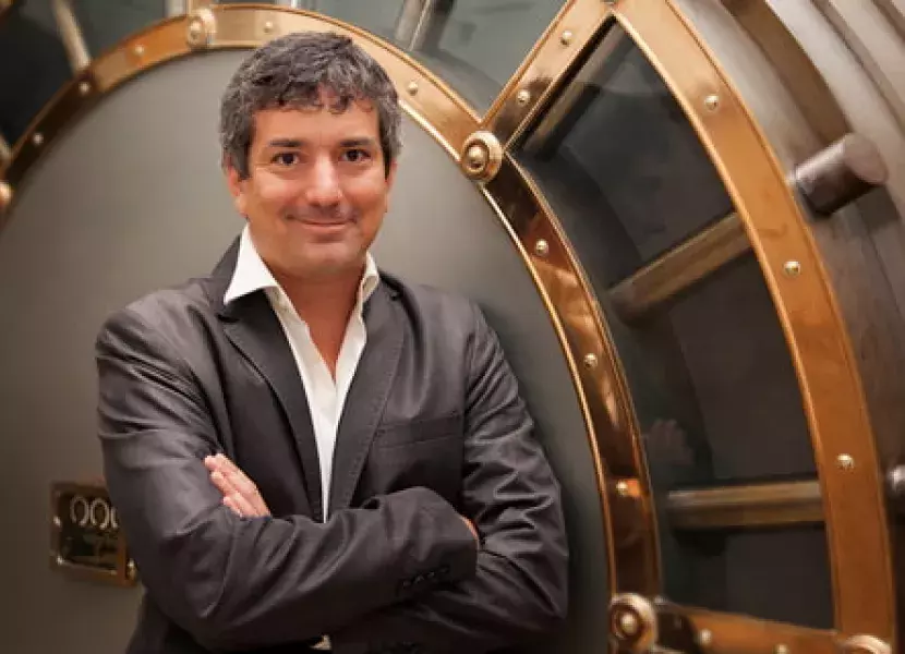 El escritor y traductor  Santiago Roncagliolo