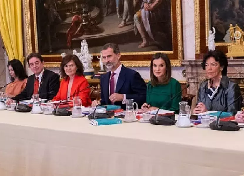 Don Felipe y doña Letizia presiden la reunión
