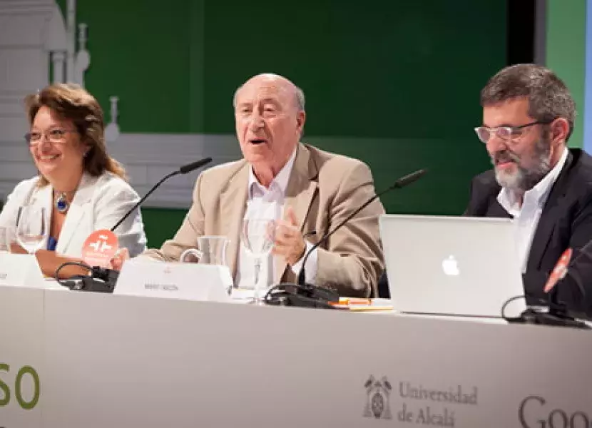 Tras la entrega de premios se ha celebrado la mesa redonda "El valor Ñ en Internet"