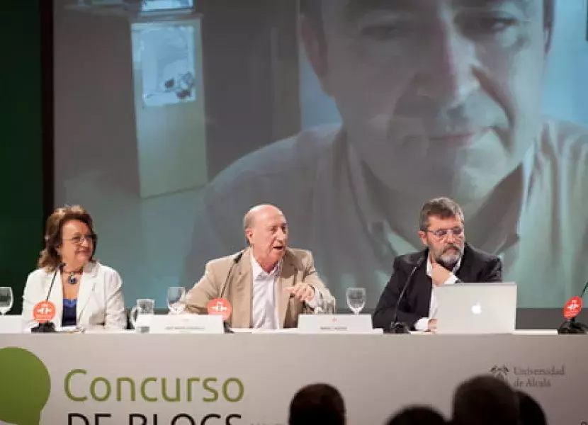 El escritor Lorenzo Silva ha intervenido en la mesa redonda a través de videoconferencia