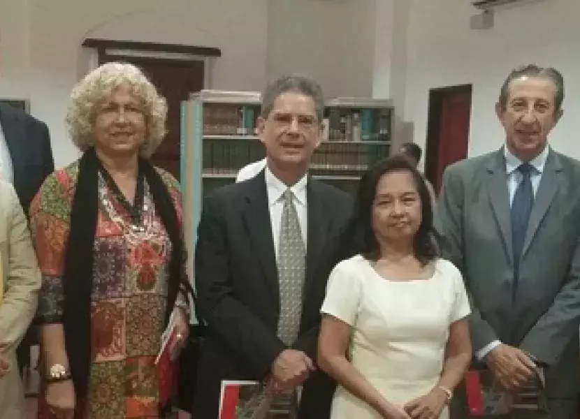 Durante la inauguración de la nueva sede del Cervantes