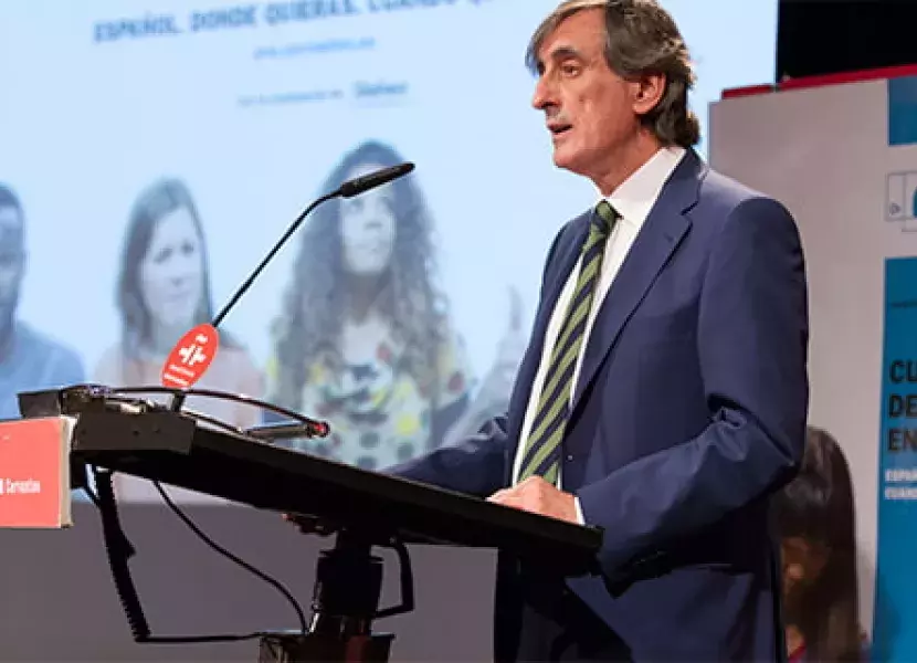 El director Académico del Instituto Cervantes, Julio Martínez Mesanza