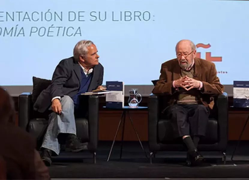 Caballero Bonald y el periodista Juan Cruz