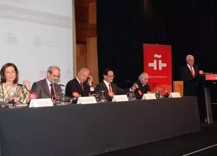 Presentación tras la entrega de la condecoración