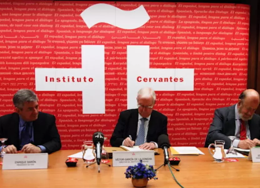 Durante la firma del convenio