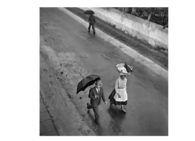 Bajo la lluvia