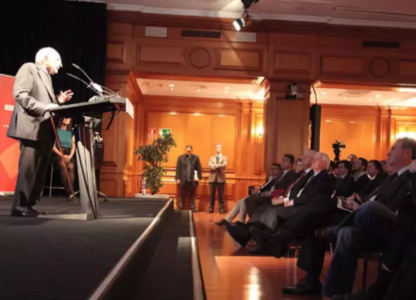 El acto concluyó con unas palabras del poeta Francisco Brines