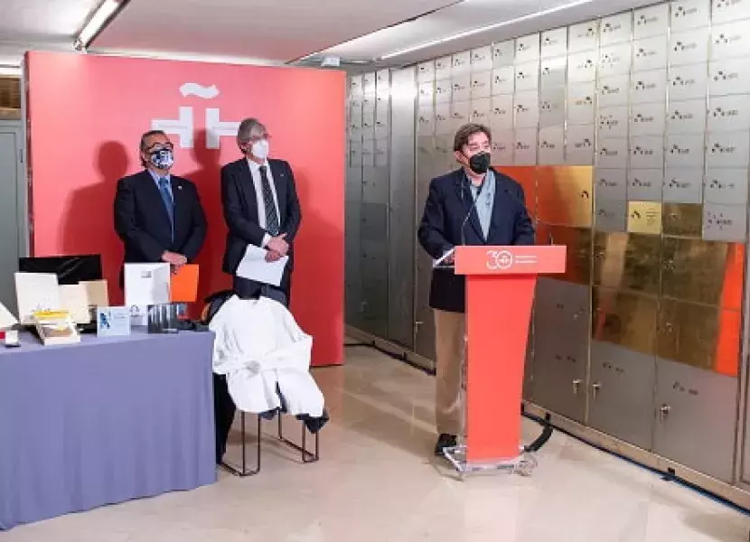 Explicación de Luis García Montero en la Caja de las Letras