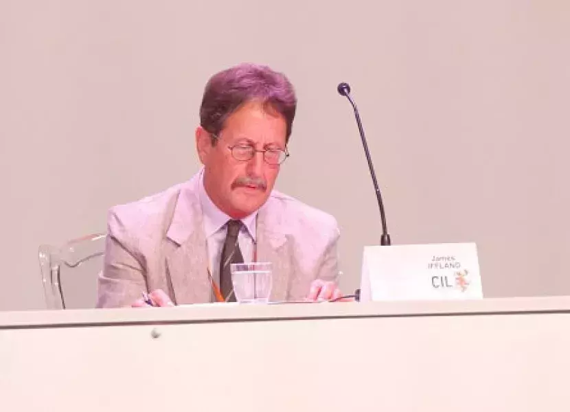 El profesor estadounidense especialista en el Siglo de Oro español James Iffland