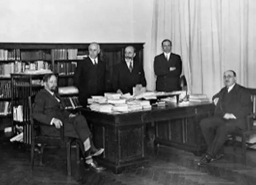 Foto en el Centro de Estudios Históricos, 1926