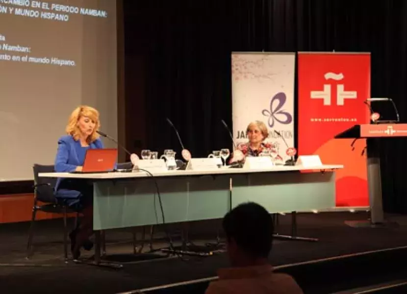 Elena Barlés Báguena, de la Universidad de Zaragoza y la directora del Museo de América, M.ª Concepción García Saiz