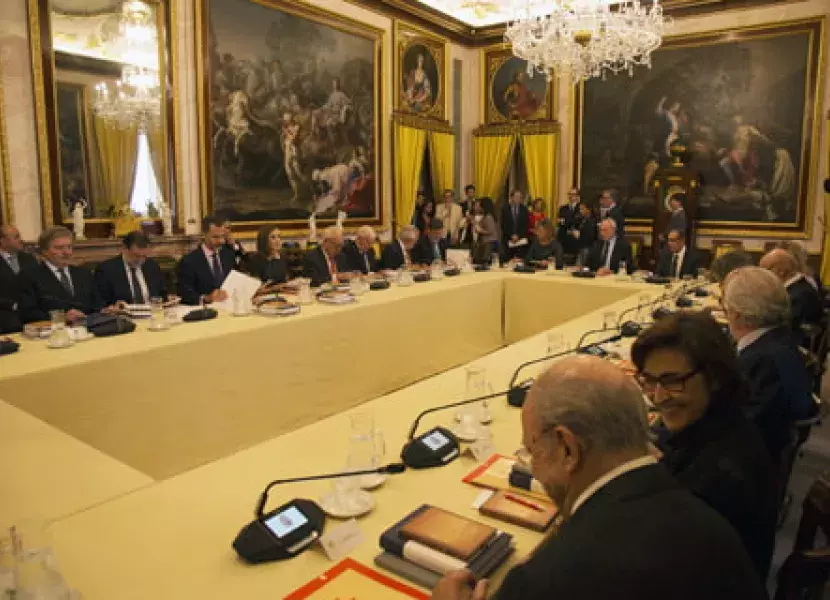 Sus Majestades los Reyes presiden la reunión anual del Patronato