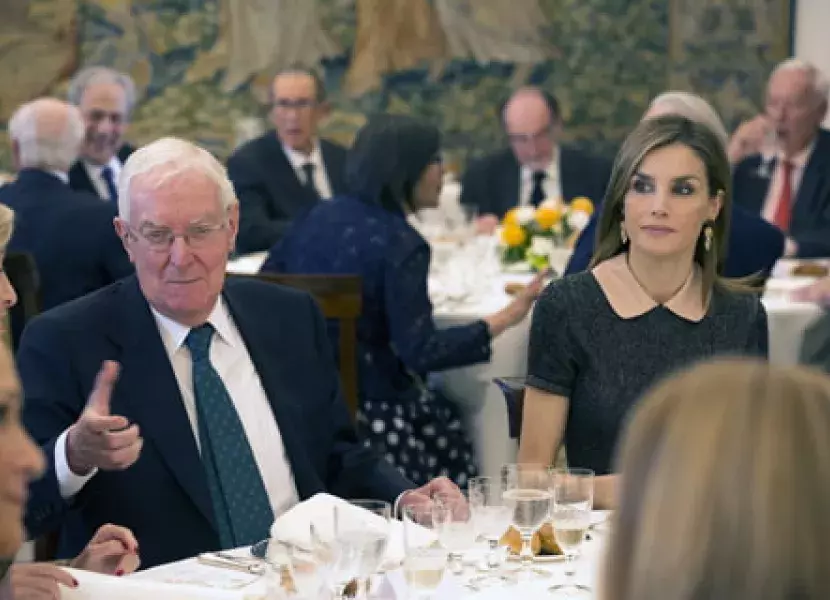 La reina Letizia y el director del Instituto Cervantes
