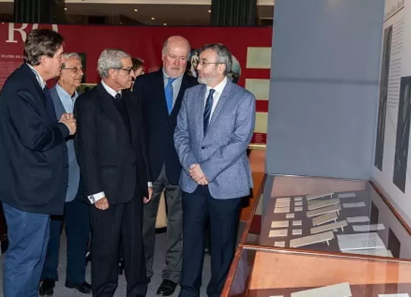 Durante la visita a los fondos de la exposición