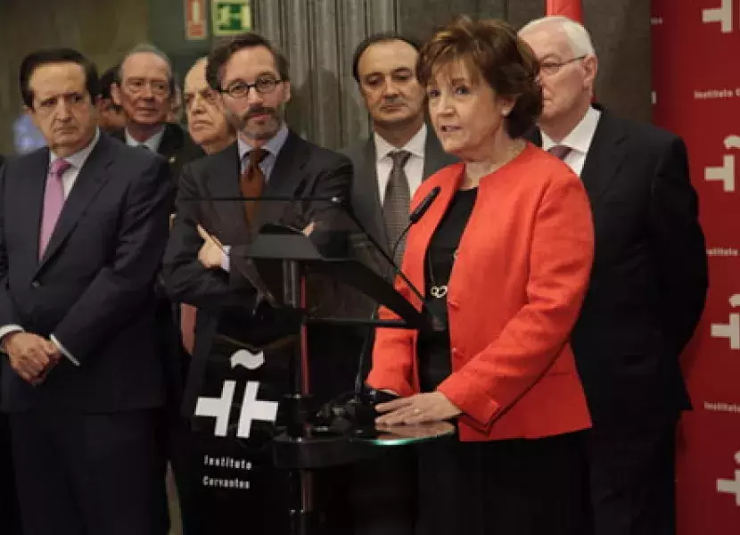 Carmen Caffarel, exdirectora del Instituto Cervantes, dedica unas palabras al nuevo director del Instituto