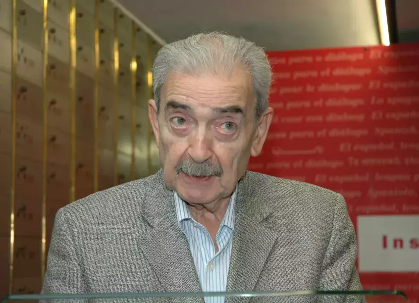 El poeta y periodista argentino dará nombre a la biblioteca del Instituto Cervantes de Viena