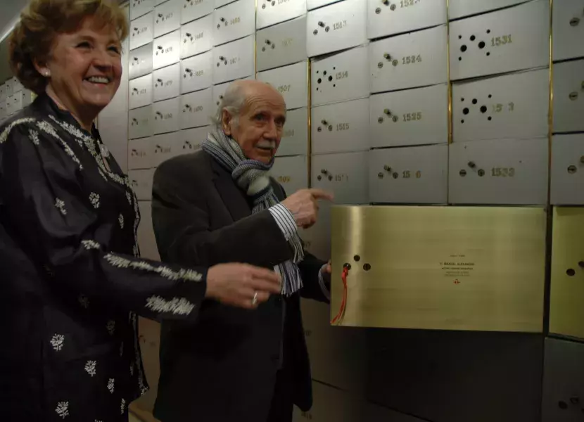 La estatuilla del TP de Oro depositada por Alexandre permanecerá custodiada en la Caja de las Letras hasta el 11 de noviembre de 2017, fecha en la que el actor cumplirá cien años.