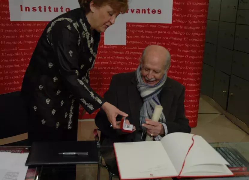 Carmen Caffarel le ha entregado una llave simbólica de la caja de seguridad donde el actor ha depositado su legado