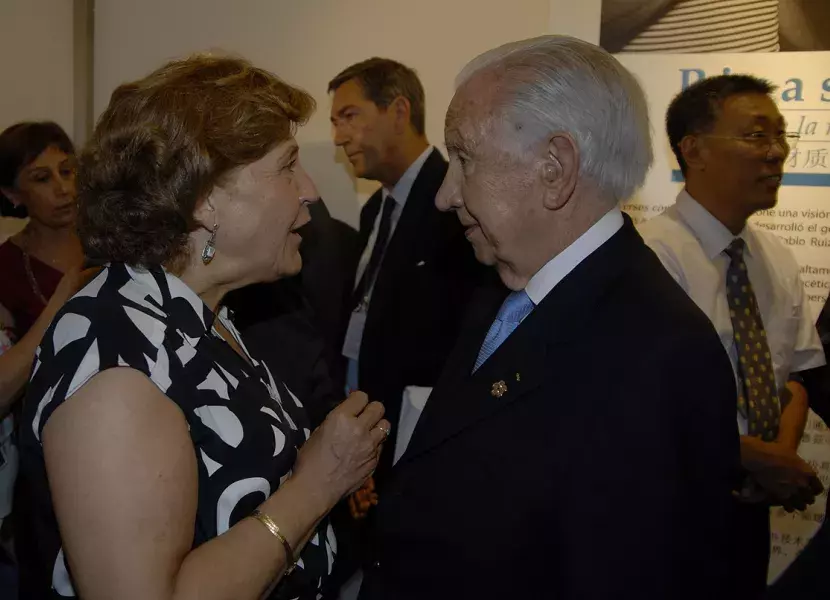 La directora del Instituto Cervantes, Carmen Caffarel, y el presidente honorífico del Comité Olímpico Internacional, Juan Antonio Samaranch