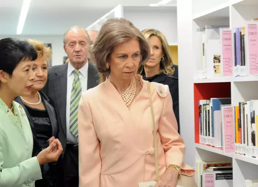 Visita a la Biblioteca García Lorca del Cervantes de Tokio