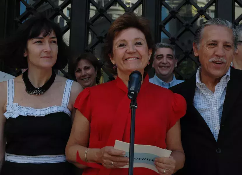 La ministra de Cultura, Ángeles González-Sinde; la directora del Instituto Cervantes, Carmen Caffarel, y el secretario de Estado para la Unión Europea, Diego López Garrido inauguran las celebraciones del Día E en Madrid