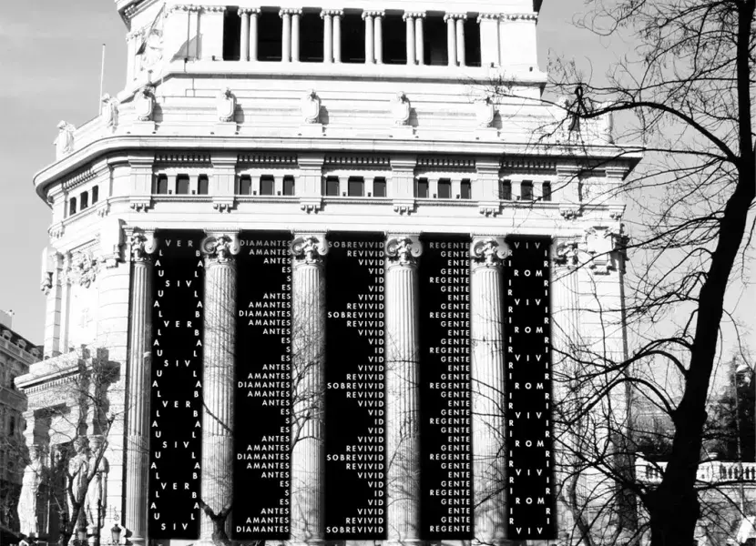 "Cinco columnas de tiempo", de Eduardo Scala (2009) "Cinco columnas de tiempo", de Eduardo Scala (2009)