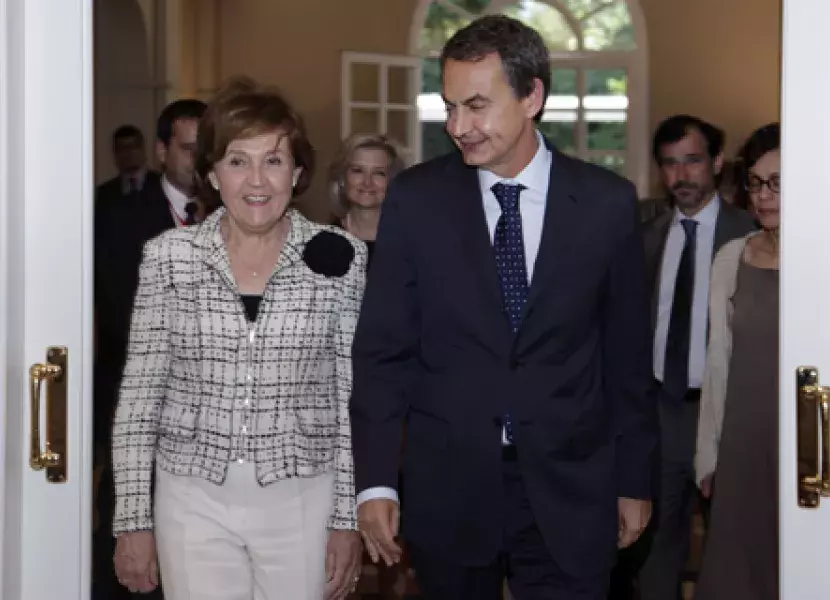 Carmen Caffarel, directora del Instituto Cervantes, y José Luis Rodríguez Zapatero, presidente del Gobierno