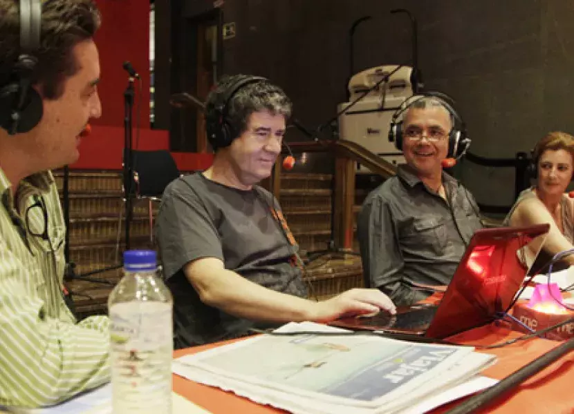 Juan Ramón Lucas, realiza en directo el programa «En días como hoy»