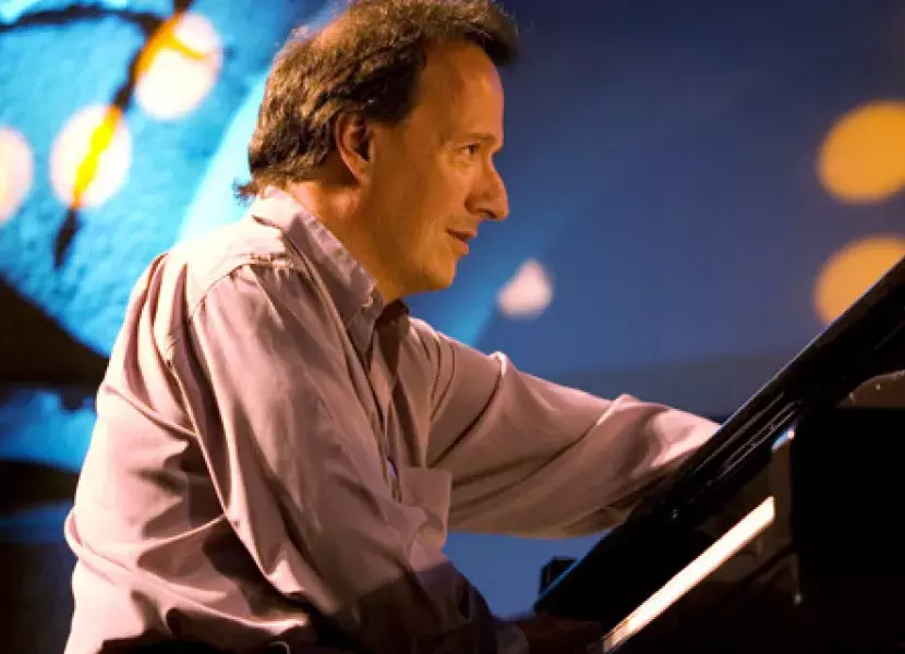 Iñaki Salvador, pianista de la banda de jazz «Posé-Salvador-Rope».