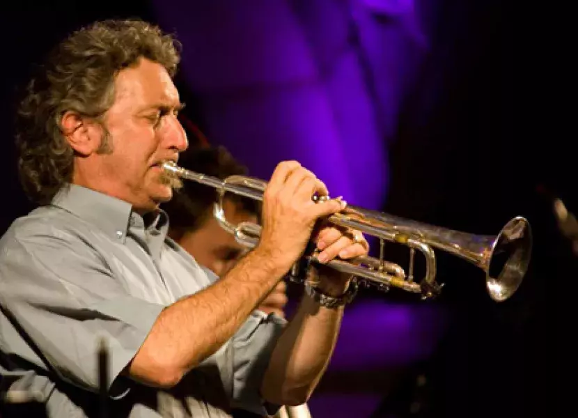 Matthew Simon, trompetista de la banda «Manel Camp Quartet».