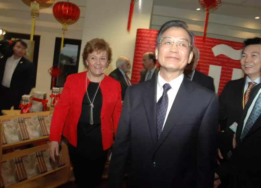 El primer ministro chino, Wen Jiabao, ha visitado la sede central del Instituto Cervantes en Madrid