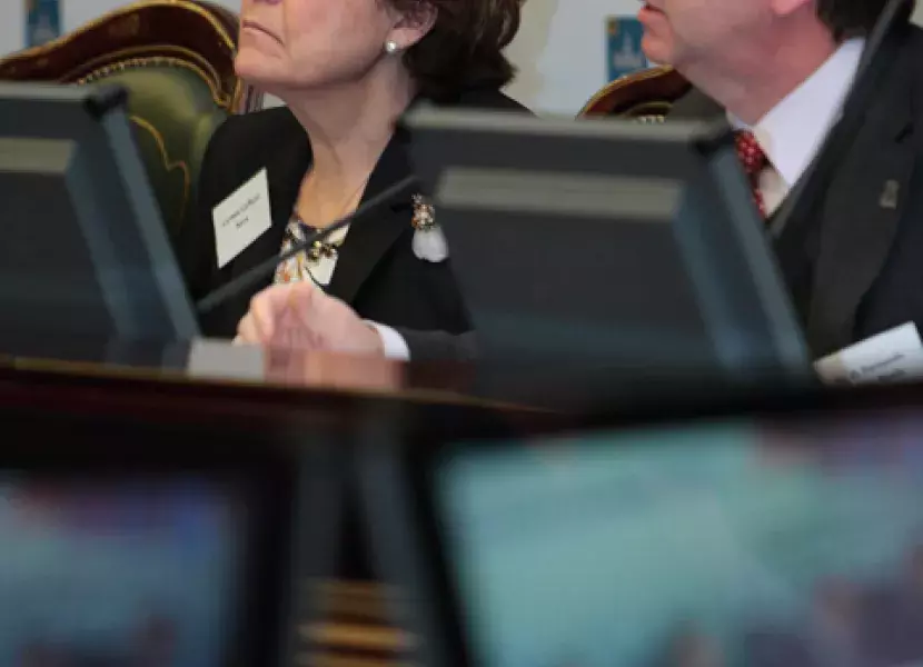 La directora del IC, Carmen Caffarel, junto al rector de la Universidad de Alcalá, Fernando Galván, en el II Encuentro de Rectores de Universidades Rusas y del Espacio Iberoamericano