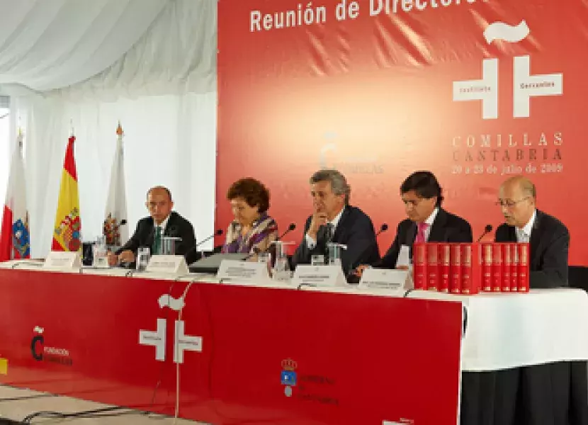 Acto de entrega de los 11 tomos que abarcan toda la obra del escritor más representativo de Cantabria.