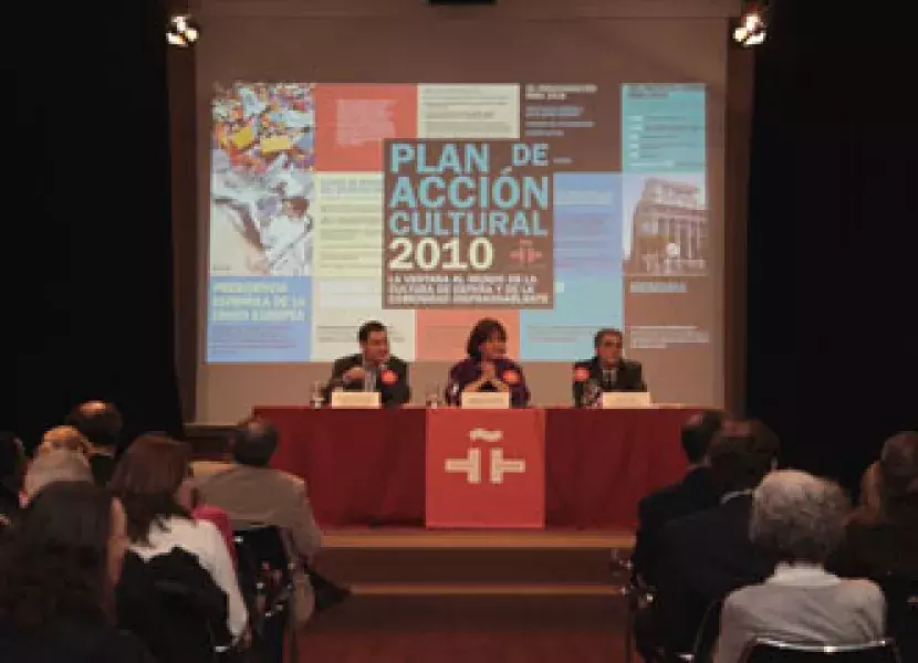 Vista general del acto público de presentación, al que acudieron numerosos invitados del mundo de la cultura.