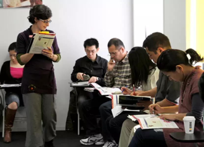 Una de las aulas del IC de Tokio en la reanudación de las clases tras el terremoto.