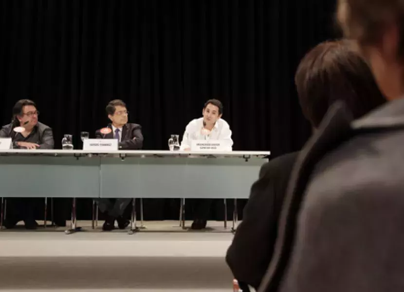 Momento durante el desarrollo de la mesa redonda