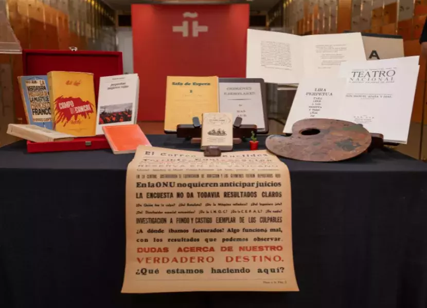 El legado «in memoriam» de Max Aub lo componen primeras ediciones de las revistas Crímenes ejemplares (1957) y Sala de espera (1960), El Correo de Euclides, la paleta que Max Aub utilizó para pintar los “Campalans”, y primeras ediciones de sus libros