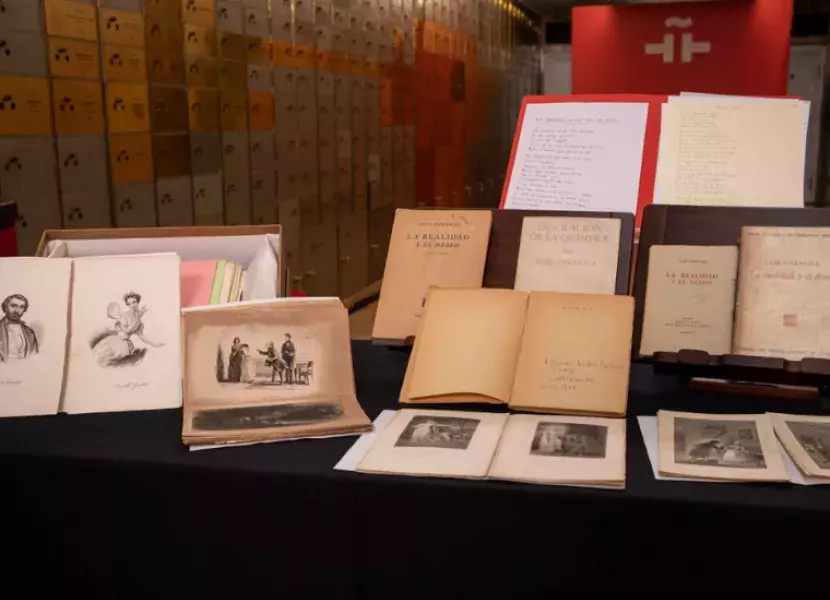 Manuscritos y libros de Luis Cernuda legados por su familia 
