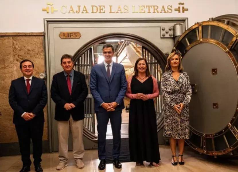 Foto de familia en la Caja de las Letras