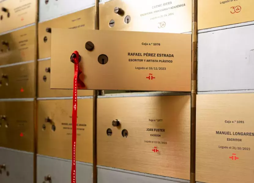 Caja n.º 1076 donde se ha depositado el legado "in memoriam" de Pérez Estrada 