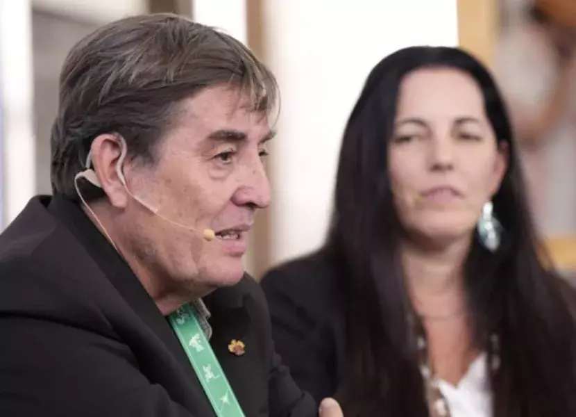 El director y la hija