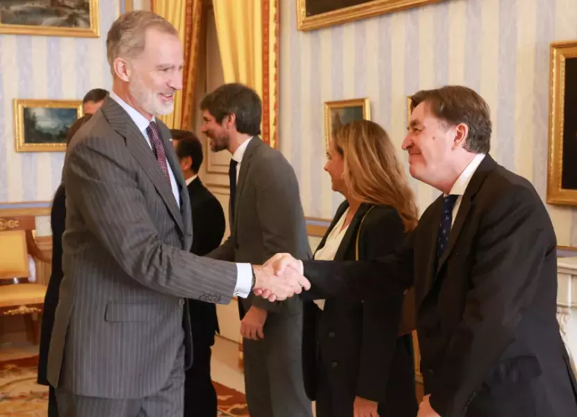 Felipe VI y Luis García Montero