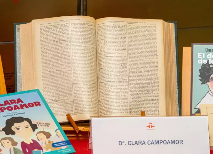 Legado de Clara Campoamor que incluye el Diario de Sesiones original que recoge el discurso de Clara Campoamor en favor del voto femenino