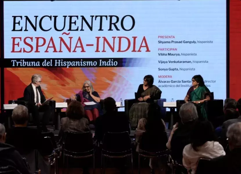 Durante la Tribuna del Hispanismo Indio